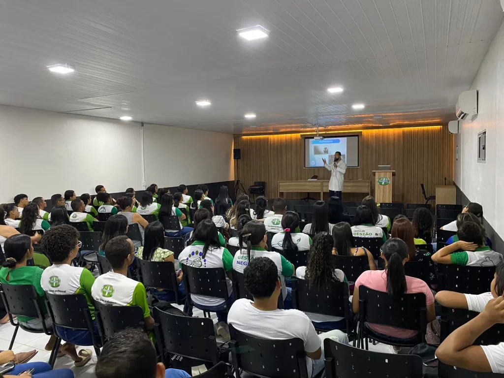 Palestra de Conscientização ao Outubro Rosa