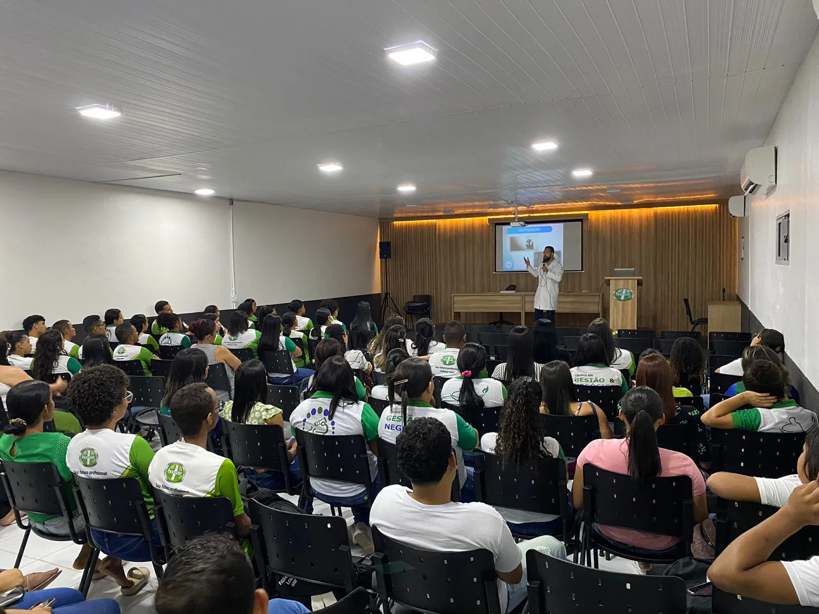 Palestra de Conscientização ao Outubro Rosa
