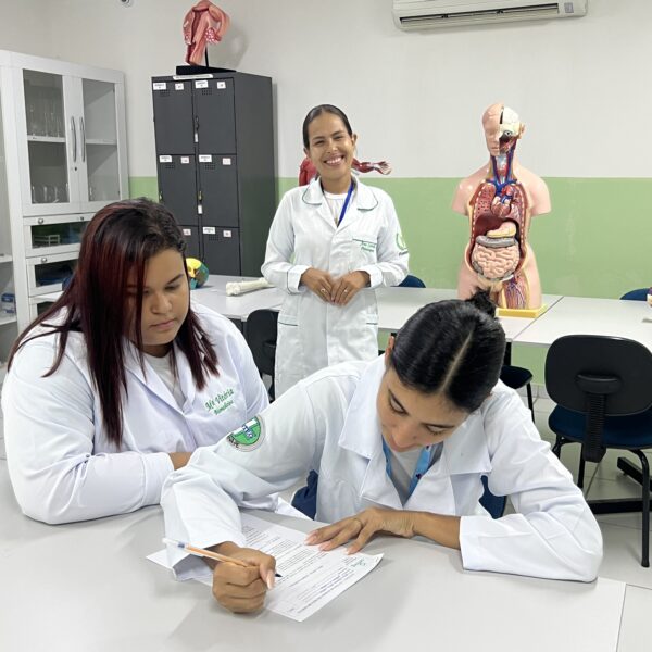 Turma 09 de Análises Clínicas participa de prova prática e teórica de Anatomia Humana